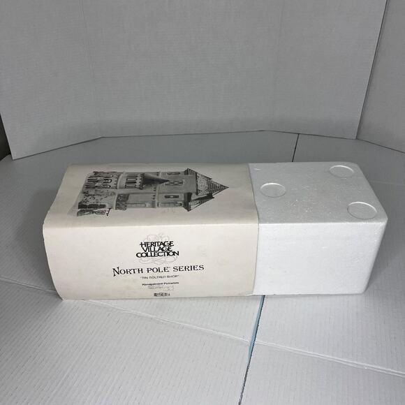 Dept. 56 North Pole Series "Tin Soldier Shop" Heritage Village Collectio… - Picture 10 of 15